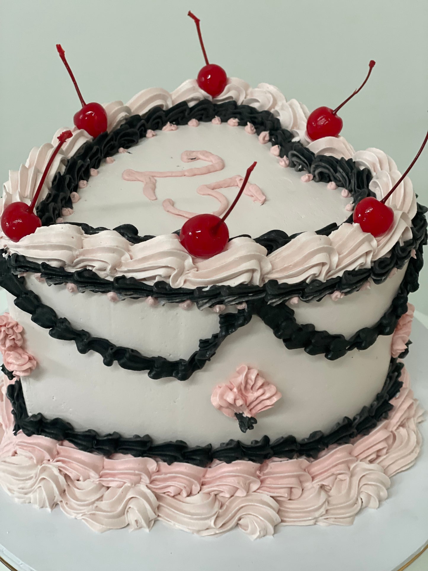 Vintage Heart Frill Cake