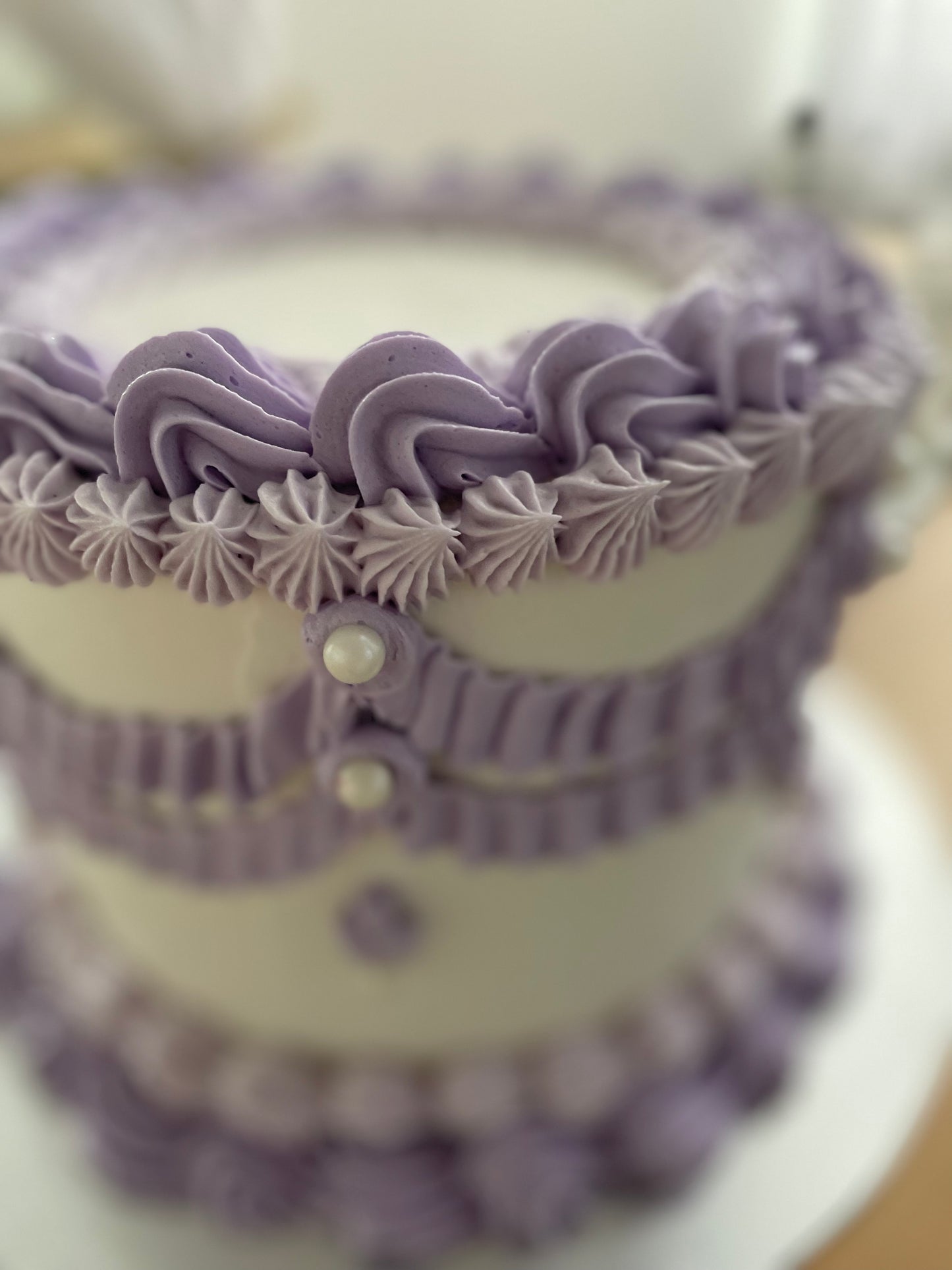 Vintage Round Frill Cake