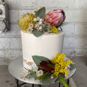 1 Tier Semi-Naked with Flowers