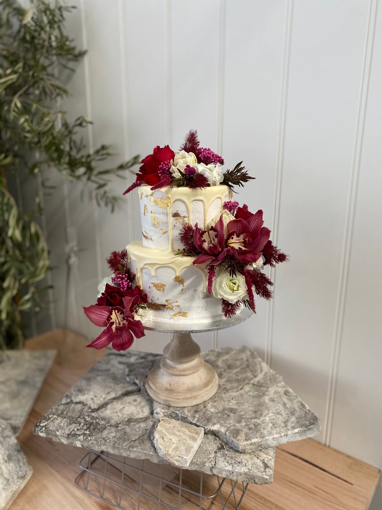 2 Tier touch of gold