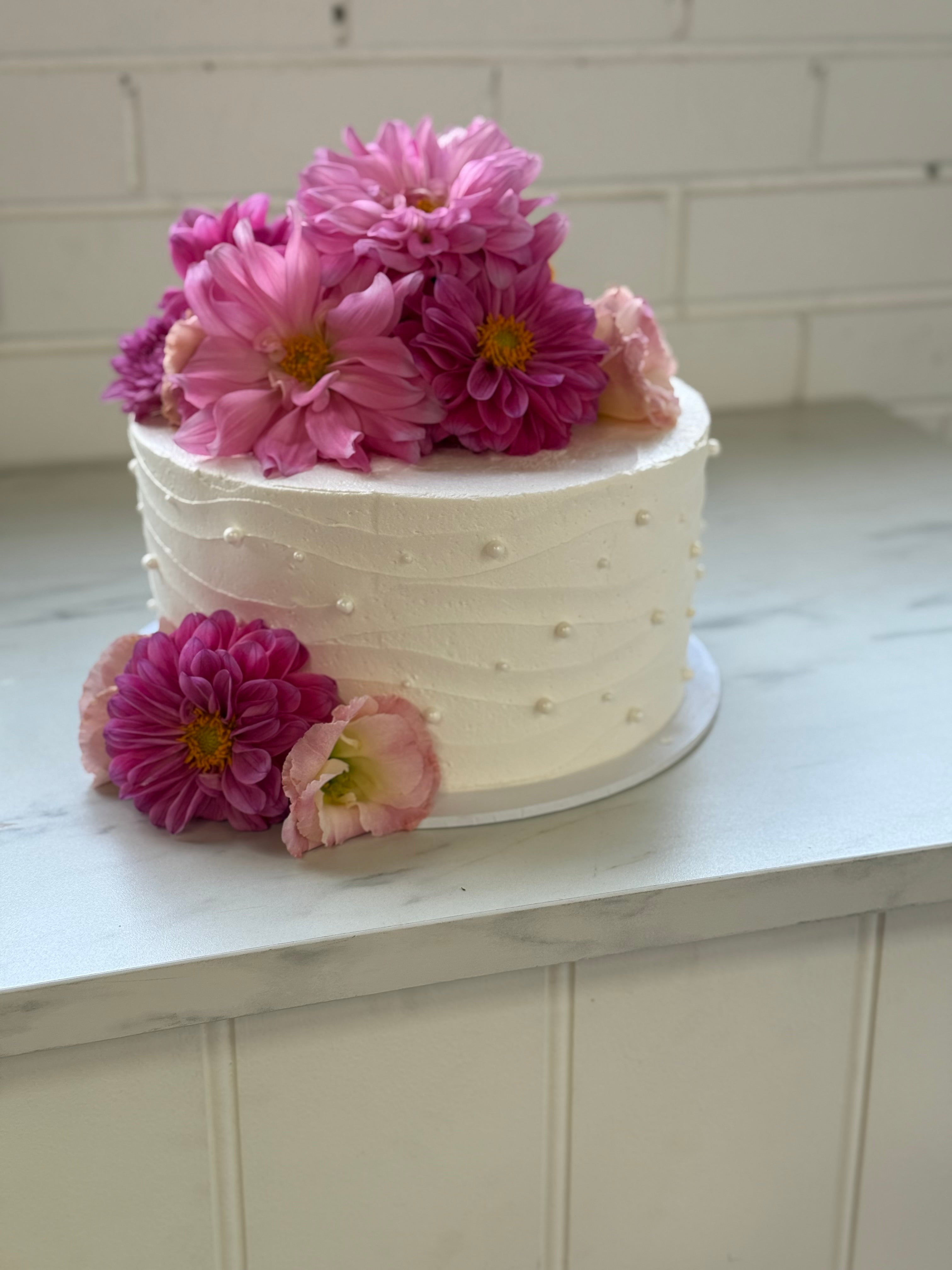 Modern & Minimal – Regnier Cakes