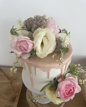 1 Tier Flowers & Drizzle