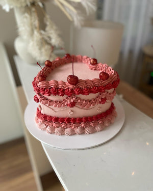 Vintage Heart Frill Cake