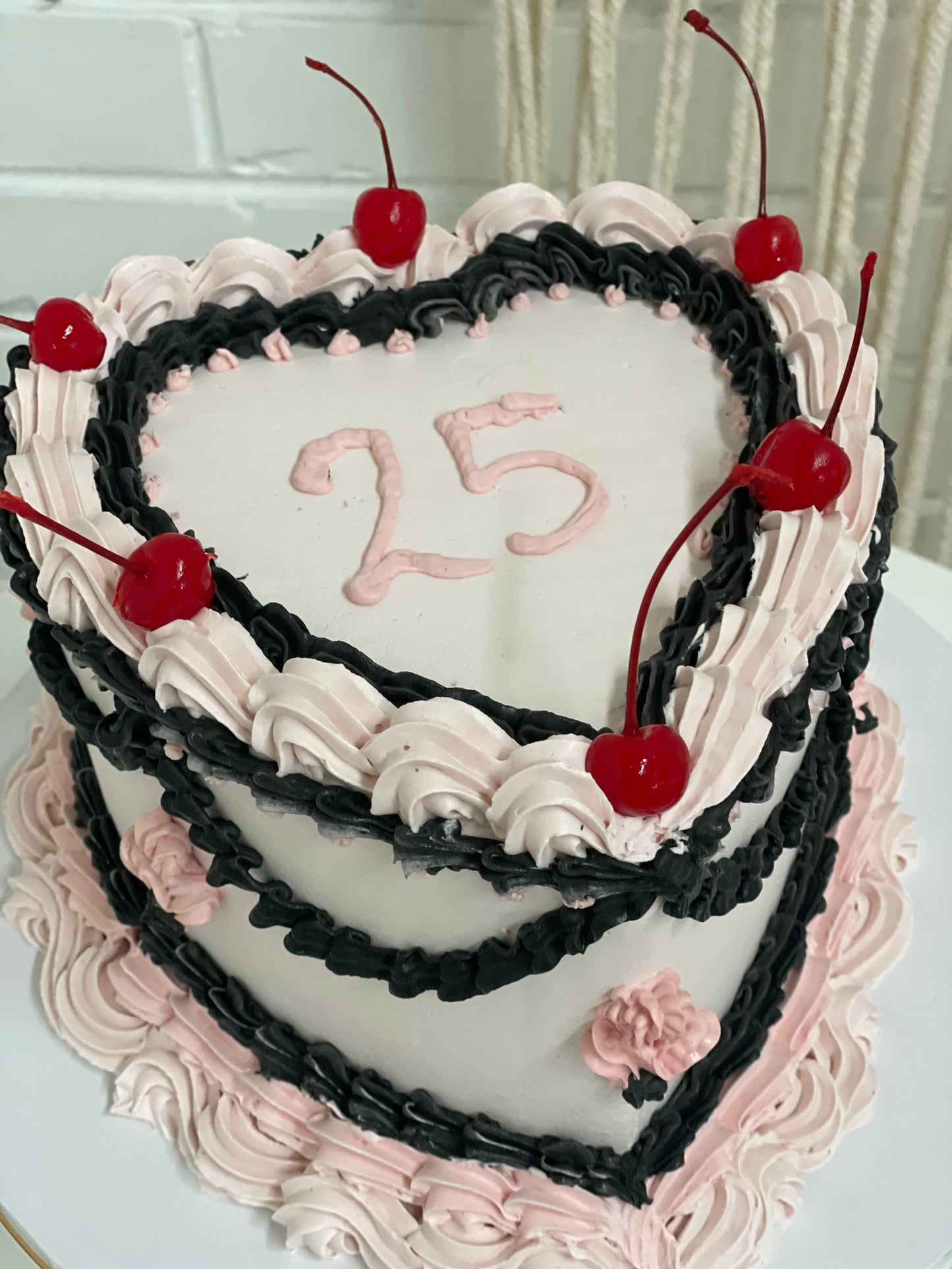 Vintage Heart Frill Cake