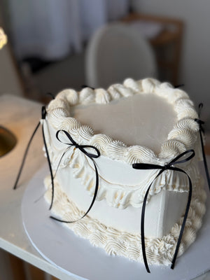 Vintage Heart Frill Cake with bows