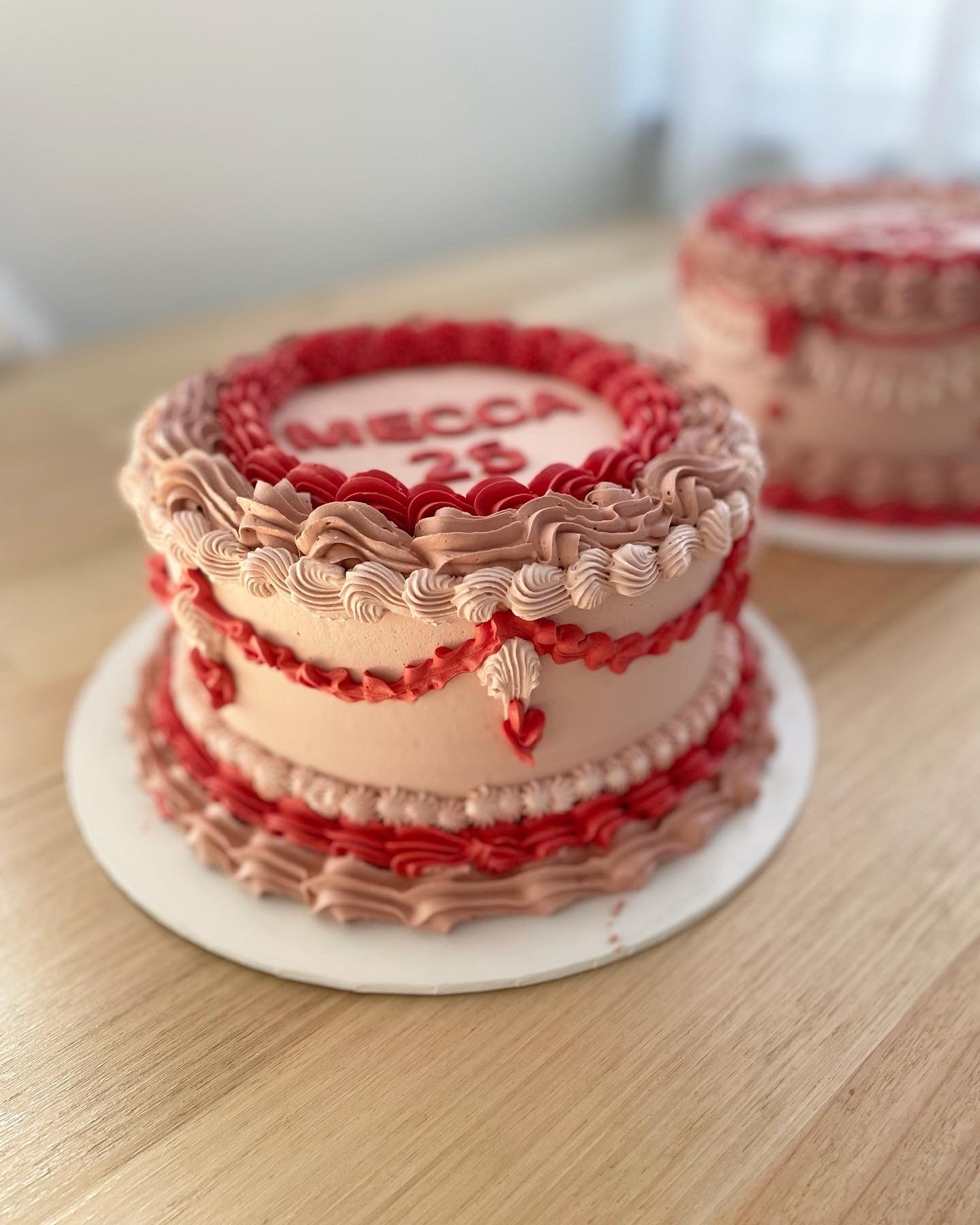 Vintage Round Frill Cake
