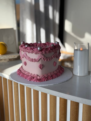 Vintage Heart Frill Cake