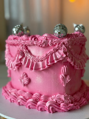 Vintage Heart Frill Cake