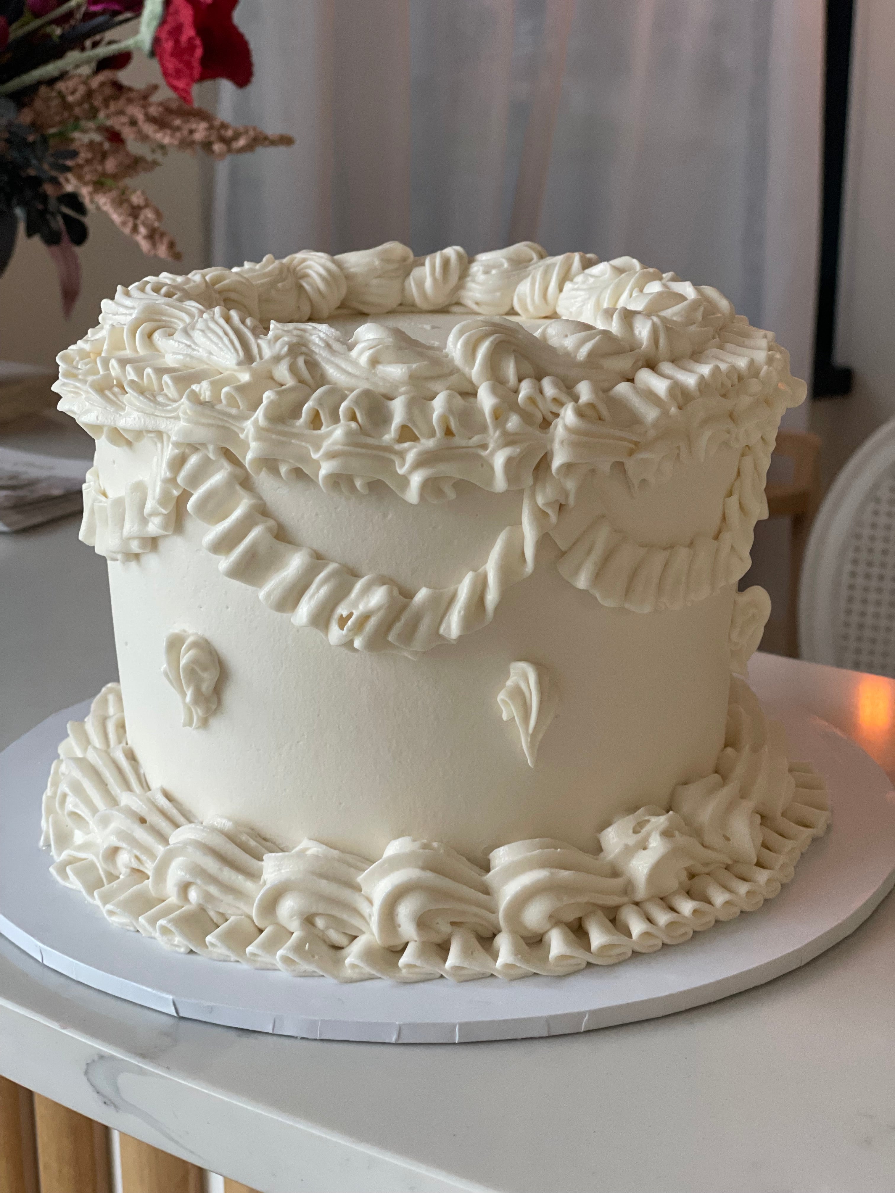 Vintage Round Frill Cake