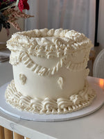 Vintage Round Frill Cake