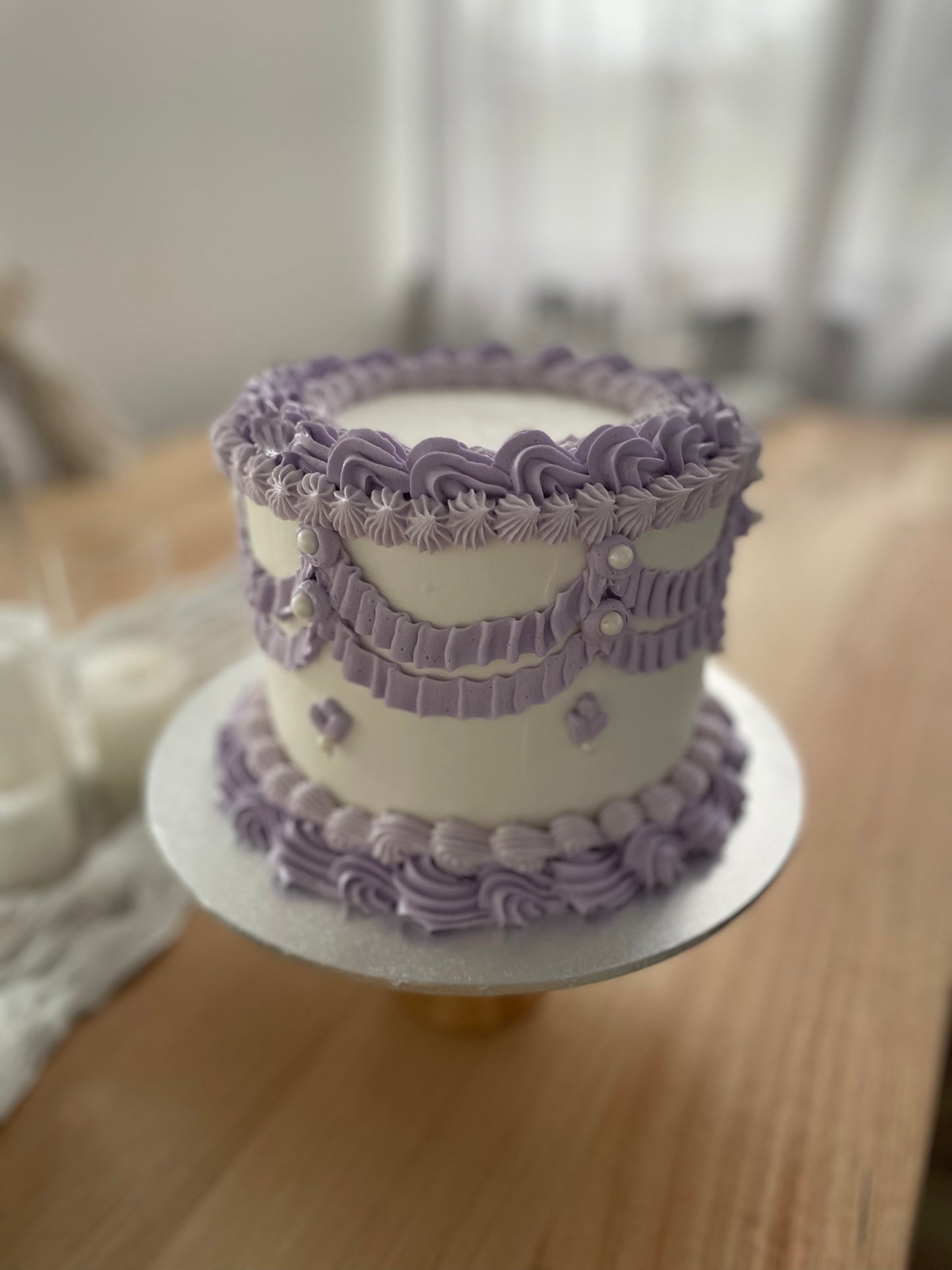 Vintage Round Frill Cake