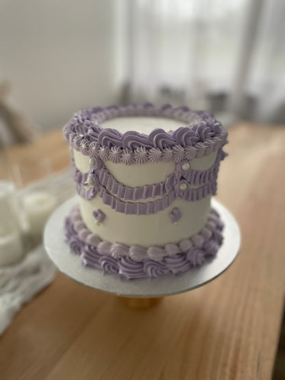 Vintage Round Frill Cake