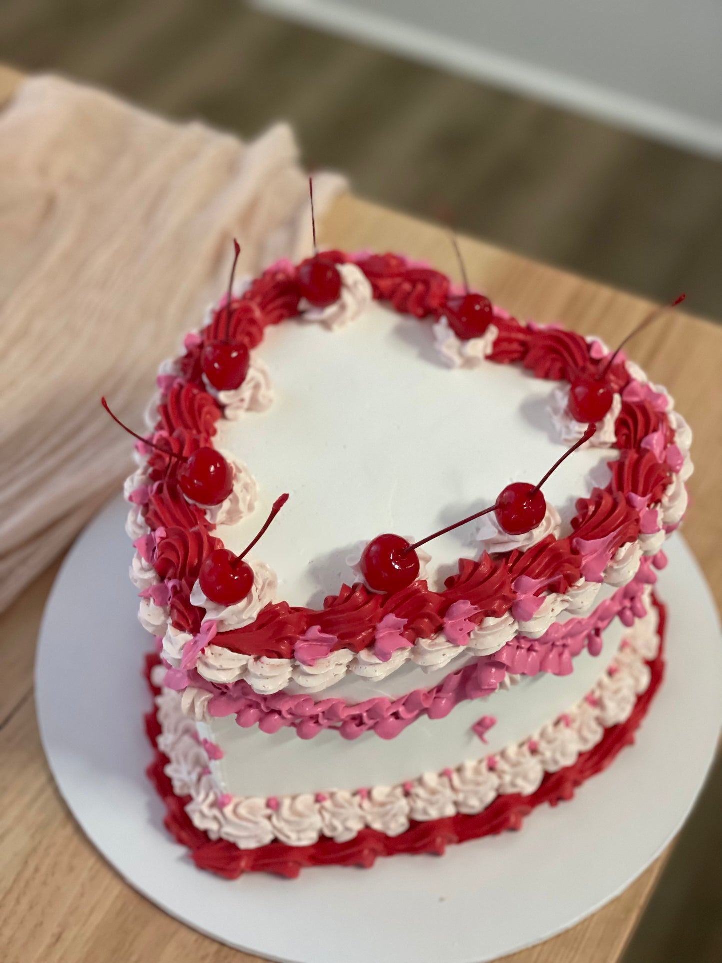 Vintage Heart Frill Cake