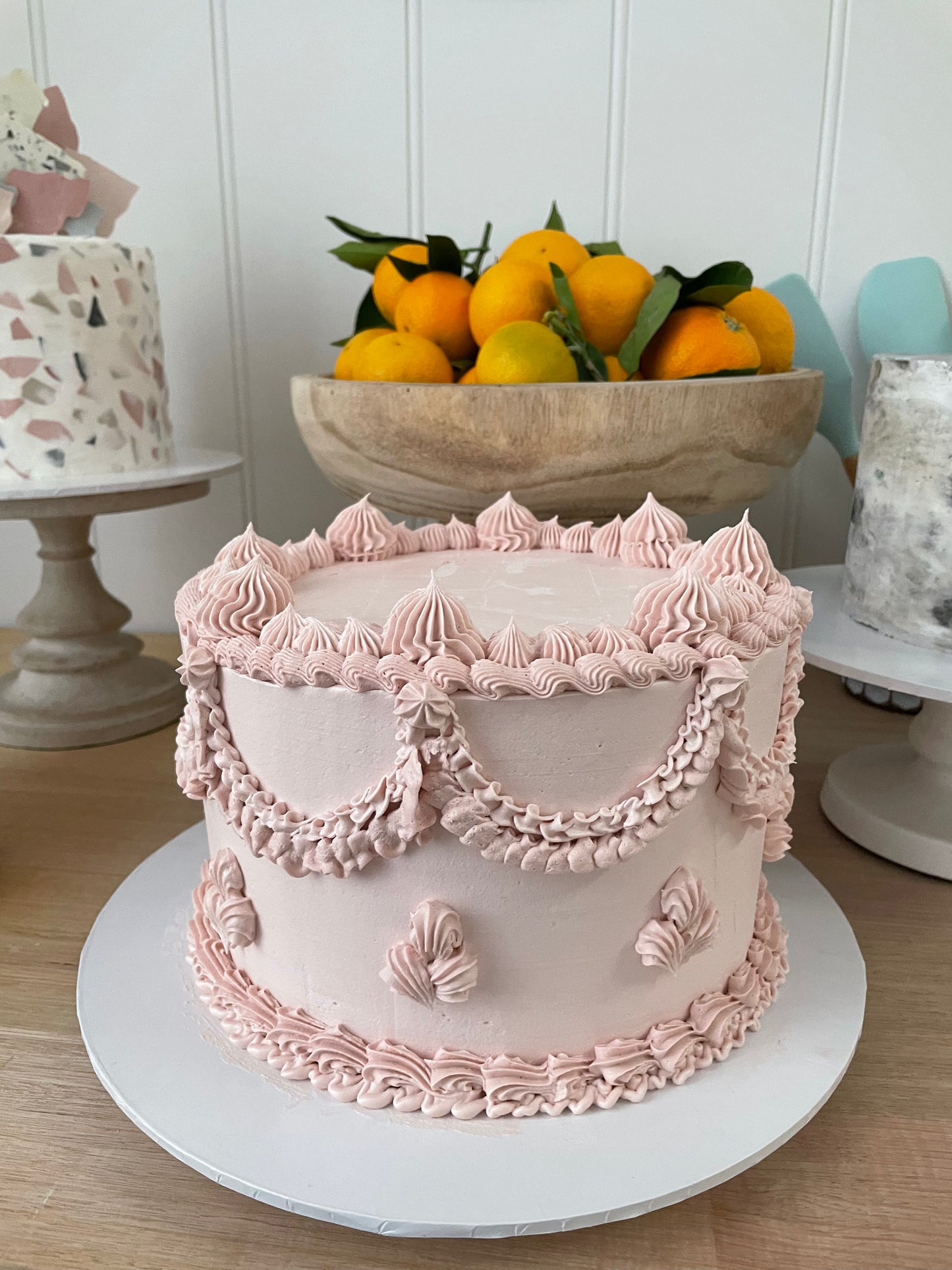 Vintage Round Frill Cake
