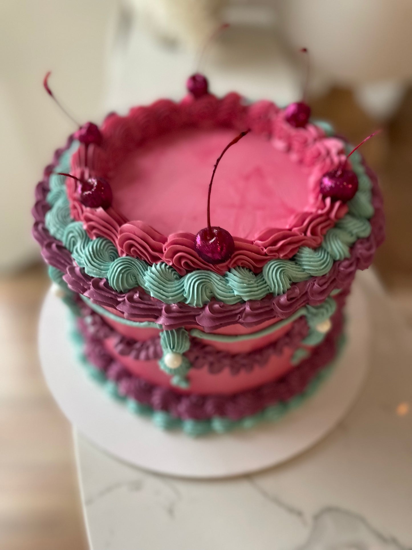Vintage Round Frill Cake