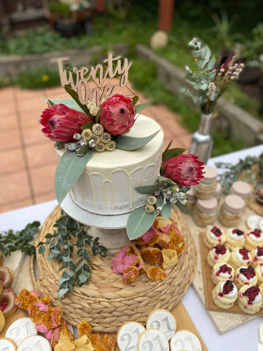 1 Tier Flowers & Drizzle