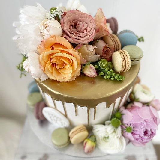 1 Tier Queen of Macarons