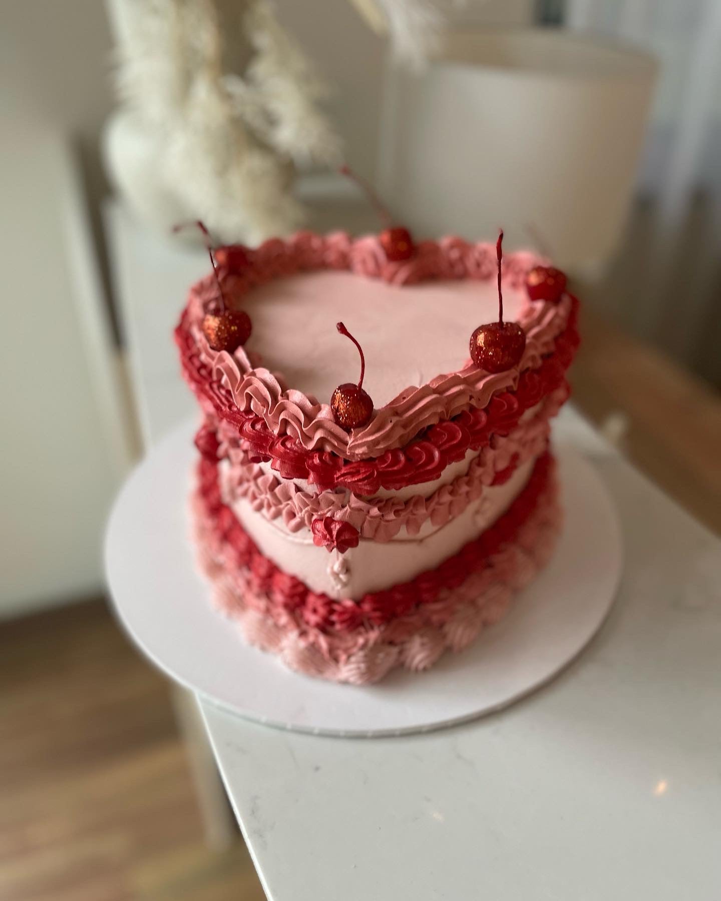 Vintage Heart Frill Cake