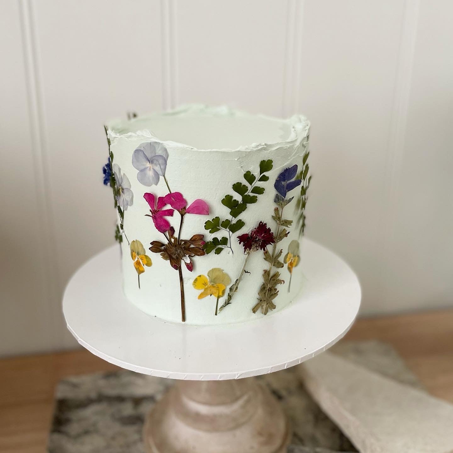 1 Tier Pressed Flower Cake