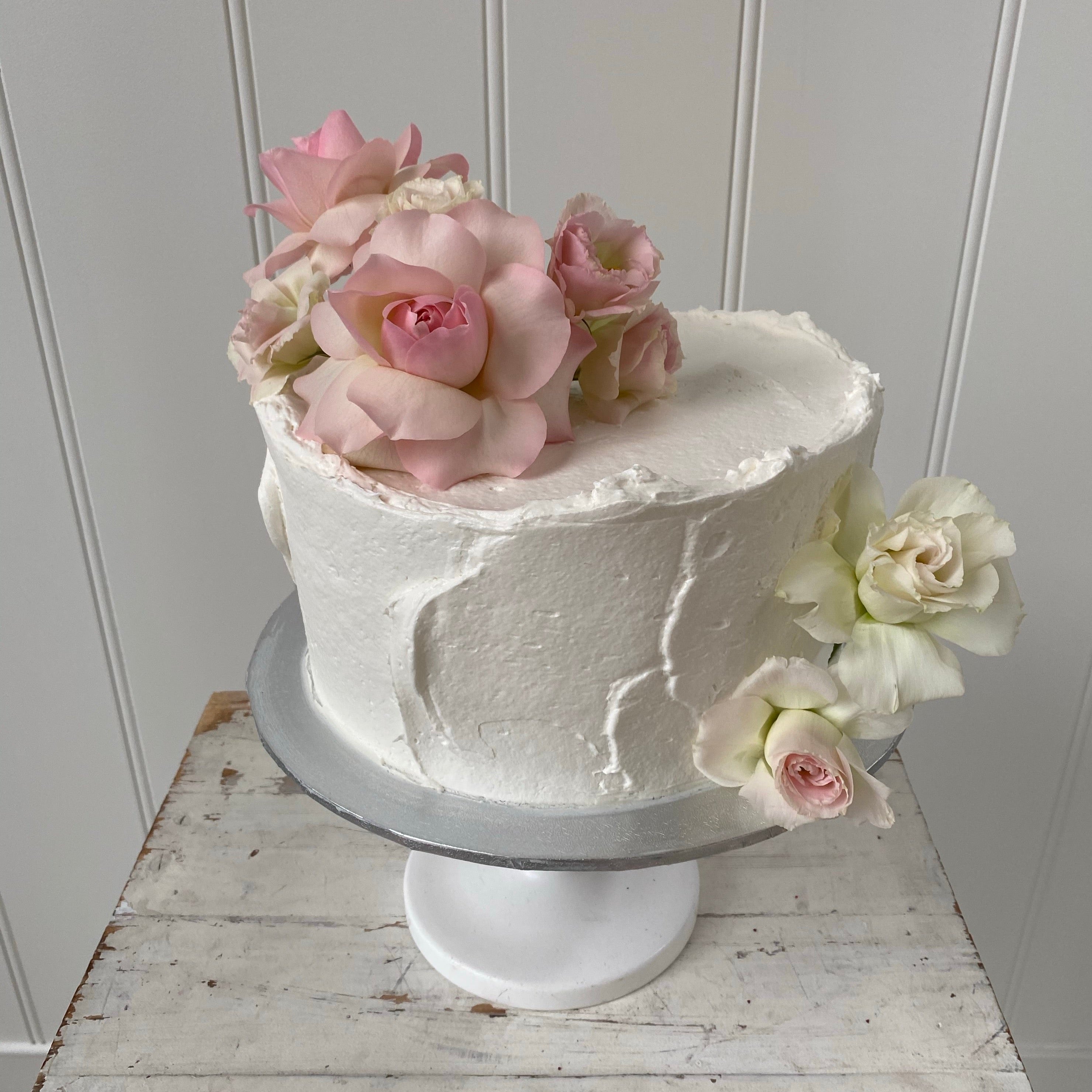 1 Tier Unfinished Buttercream With Fresh Flowers Vegan